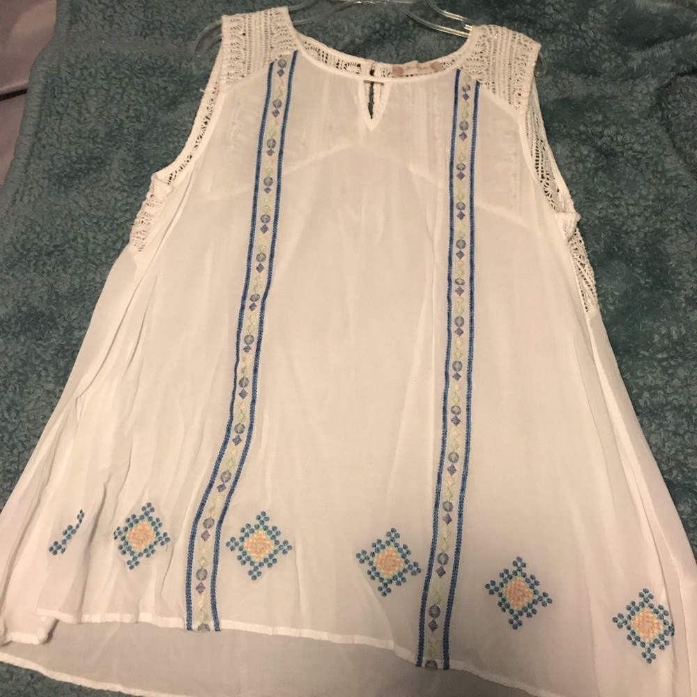 New without tags white tank/tunic- Alter’d State